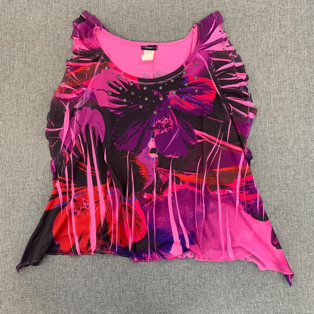 Cocomo Pink Floral Sharkbite Blouse Ruffled Shoulders Small Round Neck Studs